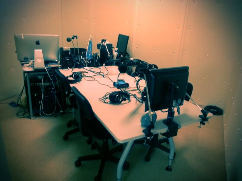 エフエムスタジオ